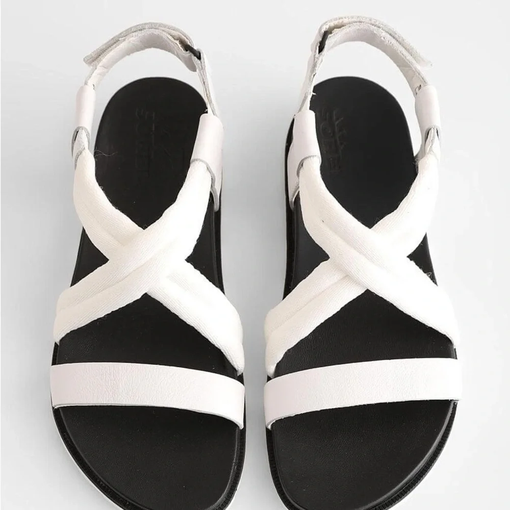 Sorel Roaming™ Decon Leather Sandal
